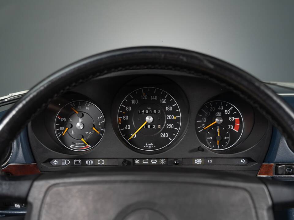 Bild 33/38 von Mercedes-Benz 420 SL (1986)