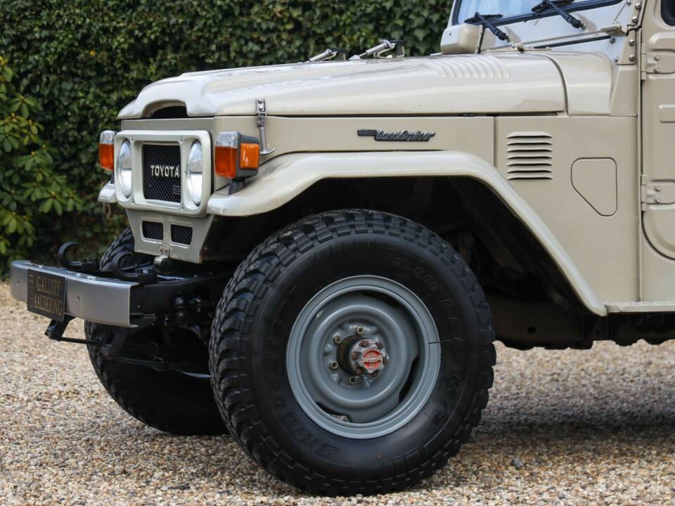 Image 17/50 of Toyota Land Cruiser BJ 40 (1980)