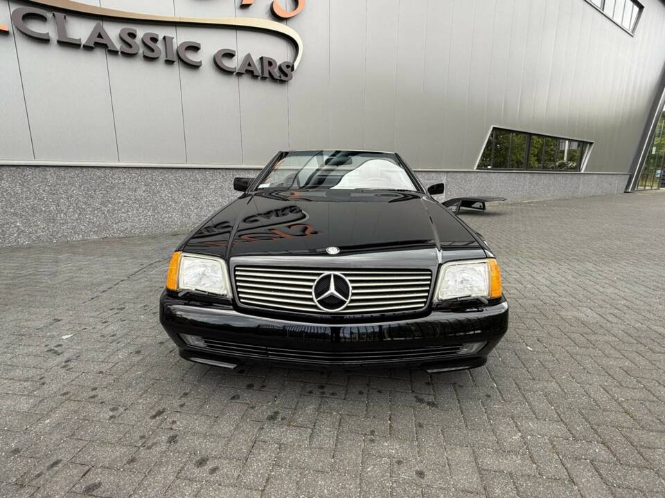 Image 2/50 of Mercedes-Benz 500 SL (1991)