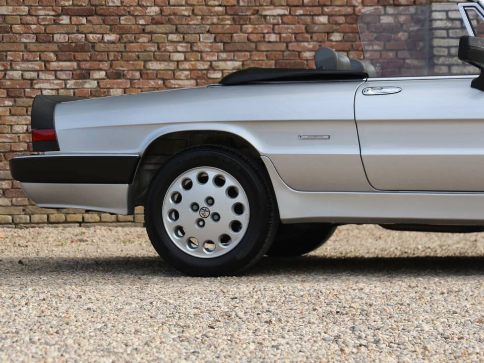 Image 41/50 de Alfa Romeo 2.0 Spider QV (1988)