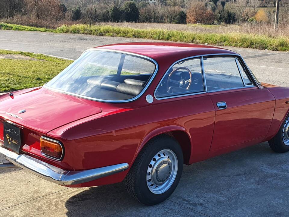 Immagine 6/50 di Alfa Romeo 1750 GT Veloce (1969)