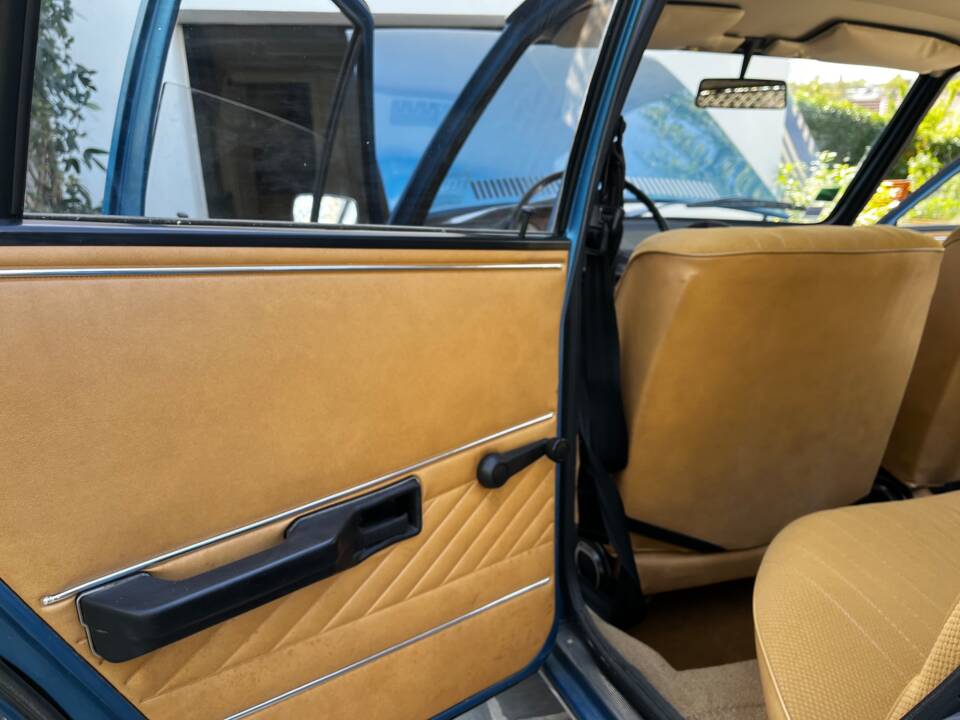 Bild 133/138 von Audi 80 GL (1974)