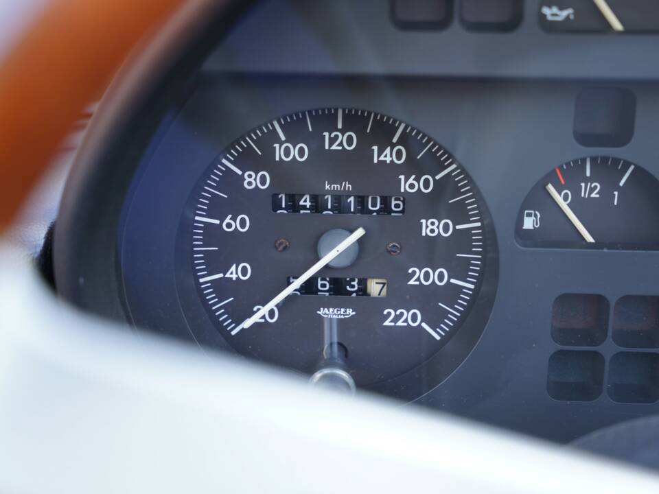 Imagen 50/50 de Alfa Romeo 2.0 Spider (1990)