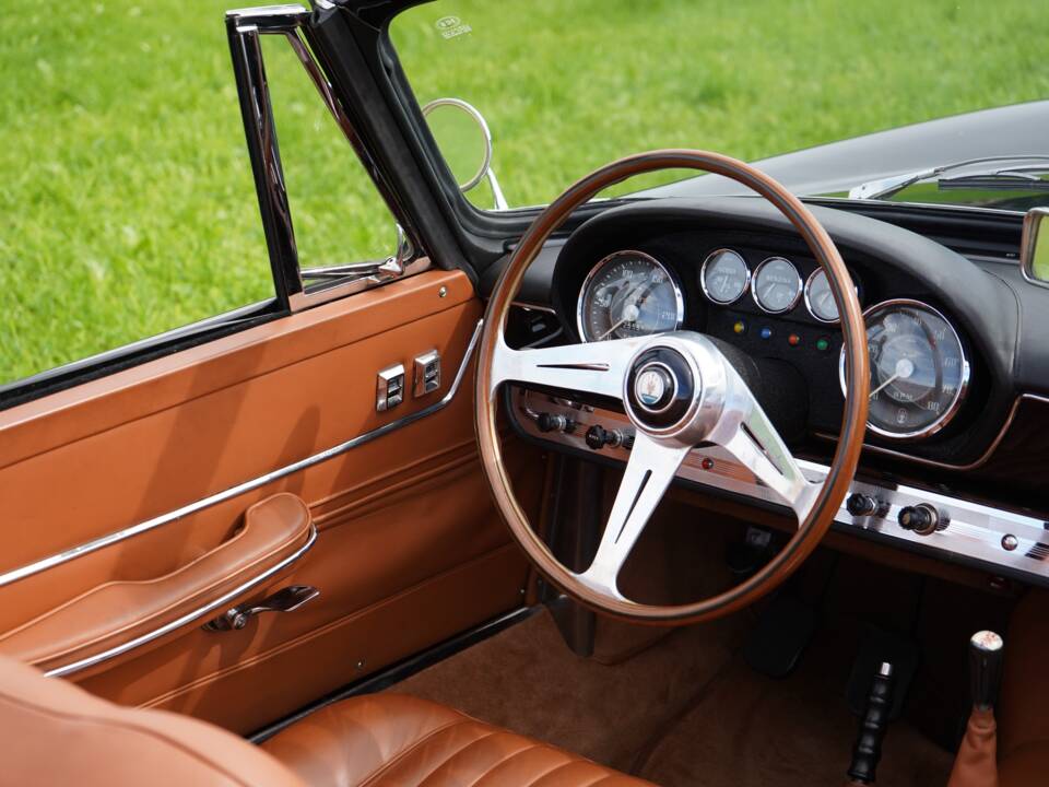 Bild 2/34 von Maserati 3500 GT Spyder Vignale (1961)