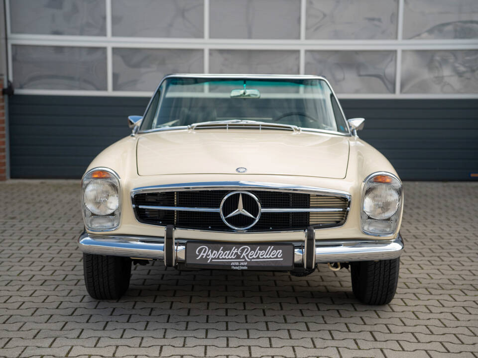 Image 2/97 of Mercedes-Benz 280 SL (1969)