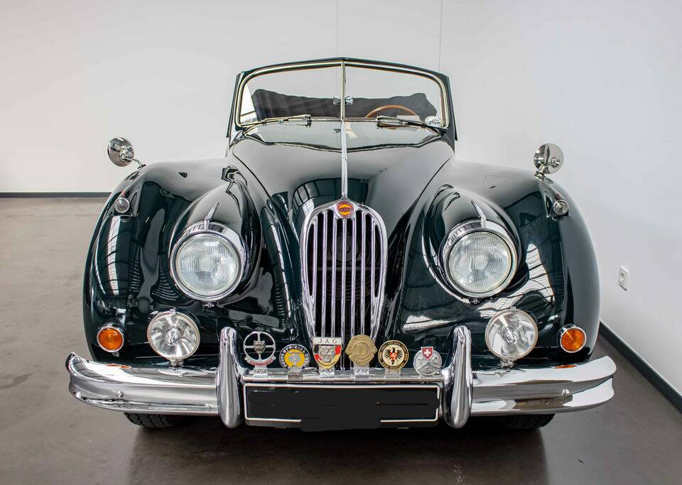 Image 8/8 de Jaguar XK 140 DHC (1956)