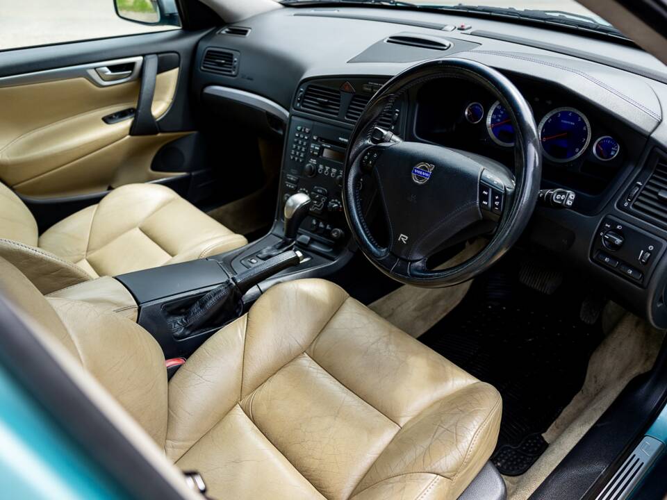 Image 4/50 de Volvo V70 R AWD (2003)