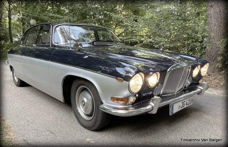 Image 15/40 of Jaguar 420 G (1969)