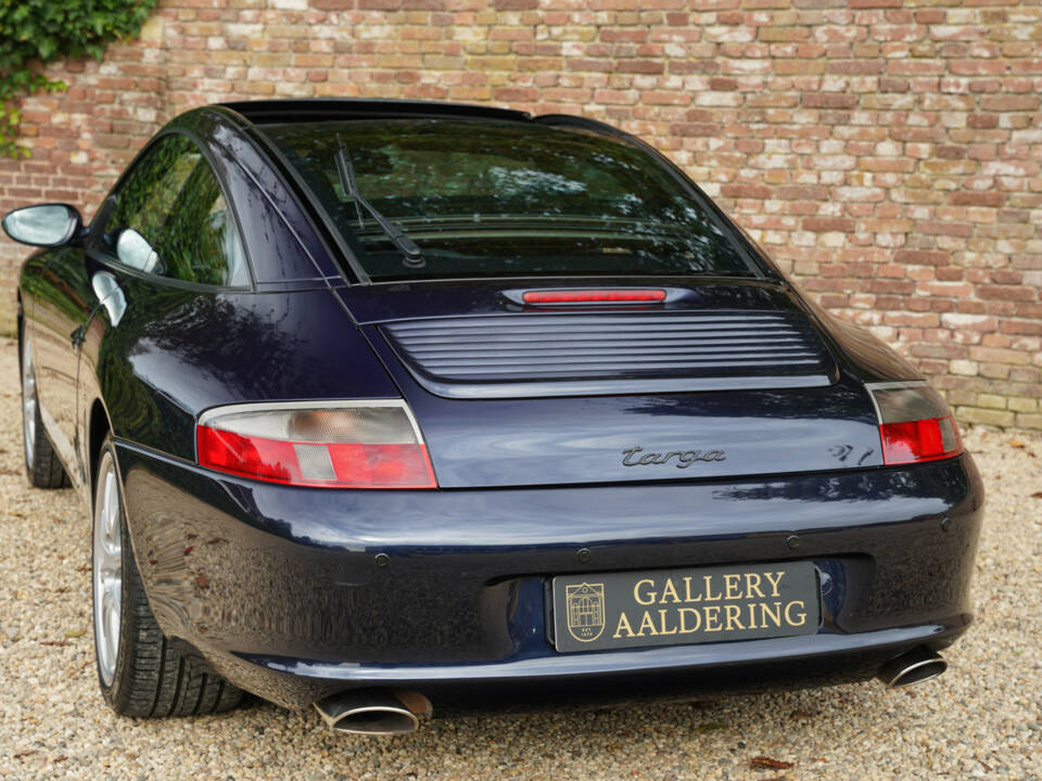 Image 40/50 of Porsche 911 Carrera (2003)