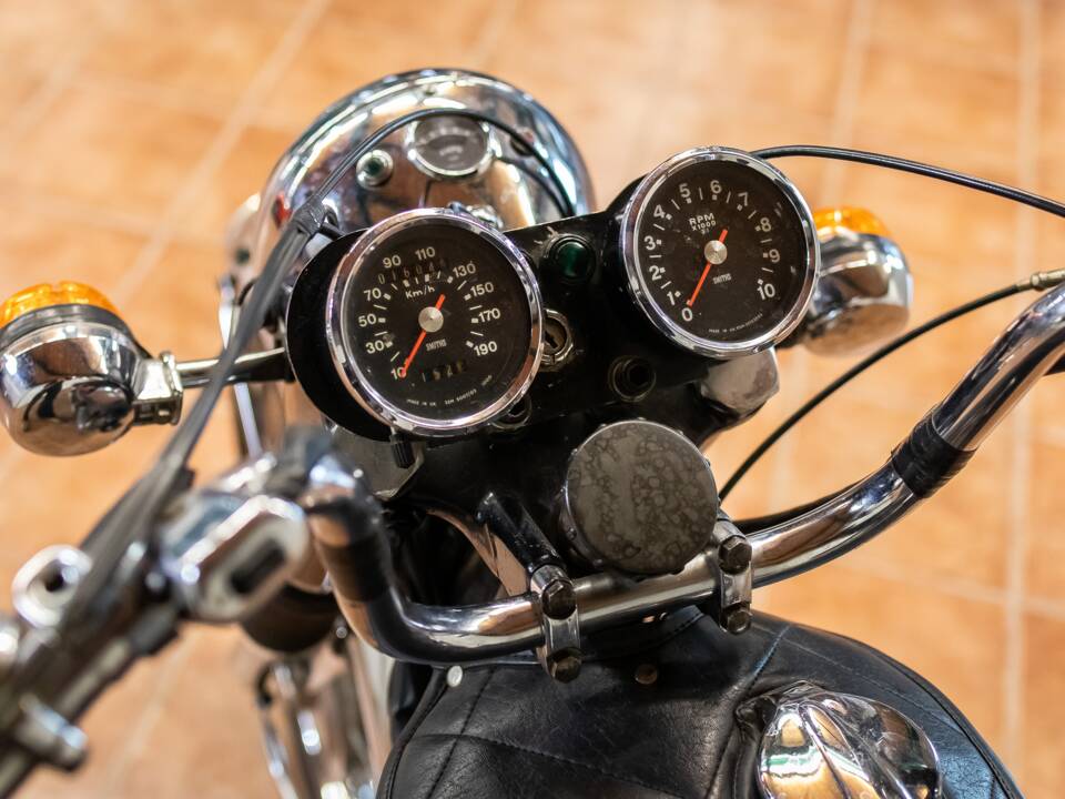 Image 5/13 de BSA A 65 Lightning (1970)