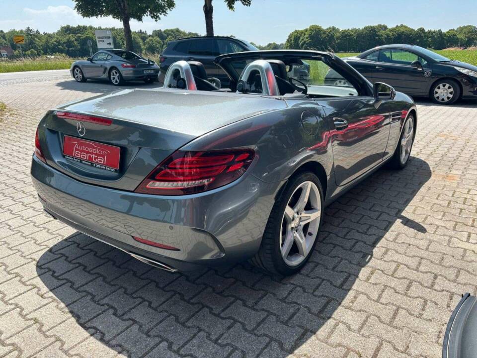 Image 20/20 de Mercedes-Benz SLC 300 (2016)