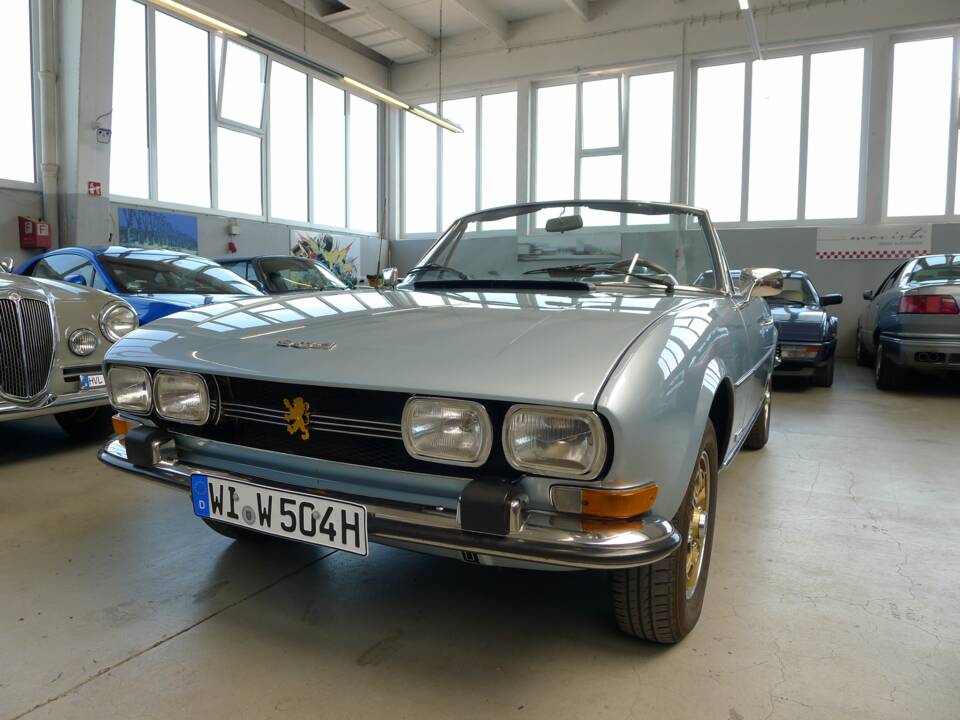 Image 26/43 of Peugeot 504 Convertible (1971)