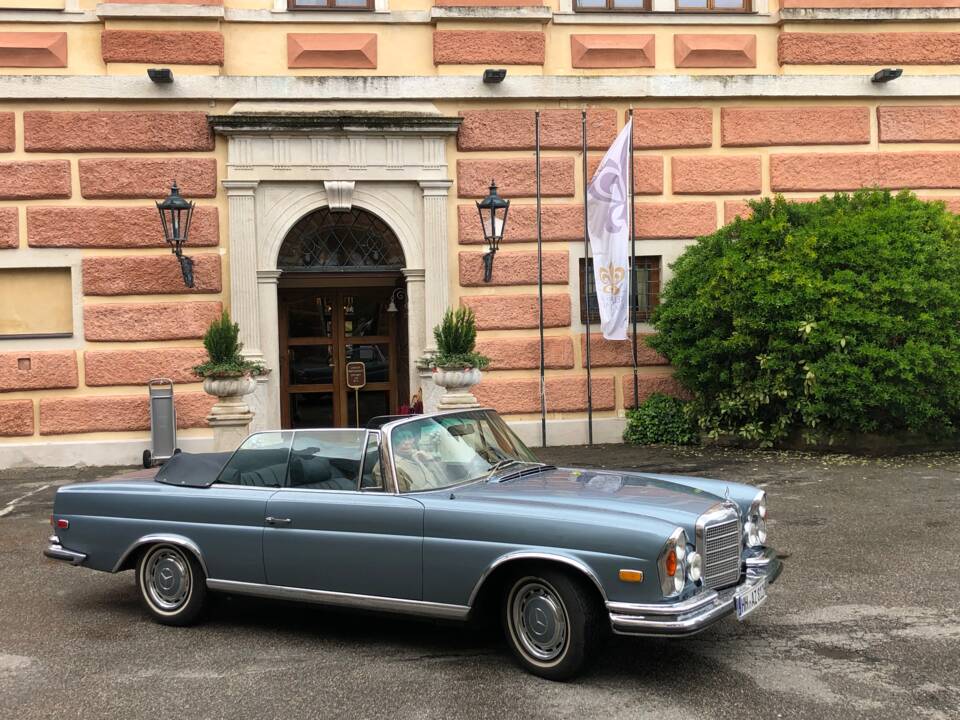 Bild 12/13 von Mercedes-Benz 280 SE 3,5 (1971)