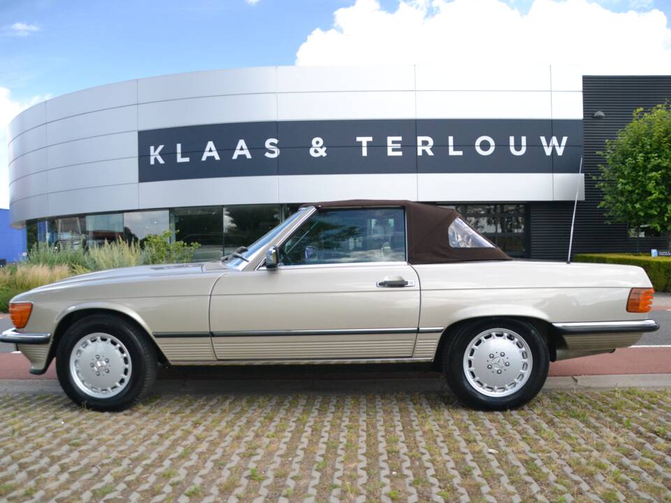 Image 20/79 de Mercedes-Benz 560 SL (1988)