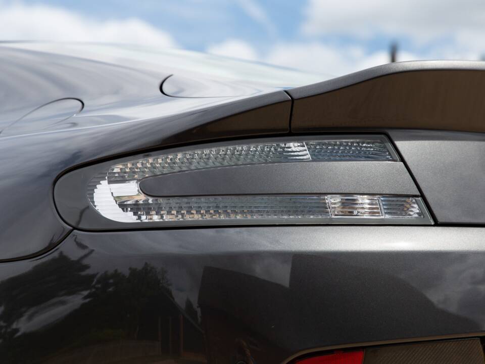 Bild 40/79 von Aston Martin V12 Vantage (2011)