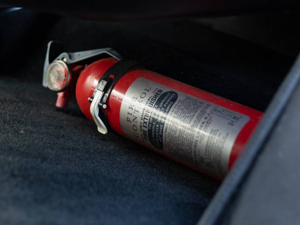 Bild 34/50 von Ferrari 308 GTBi Quattrovalvole (1983)