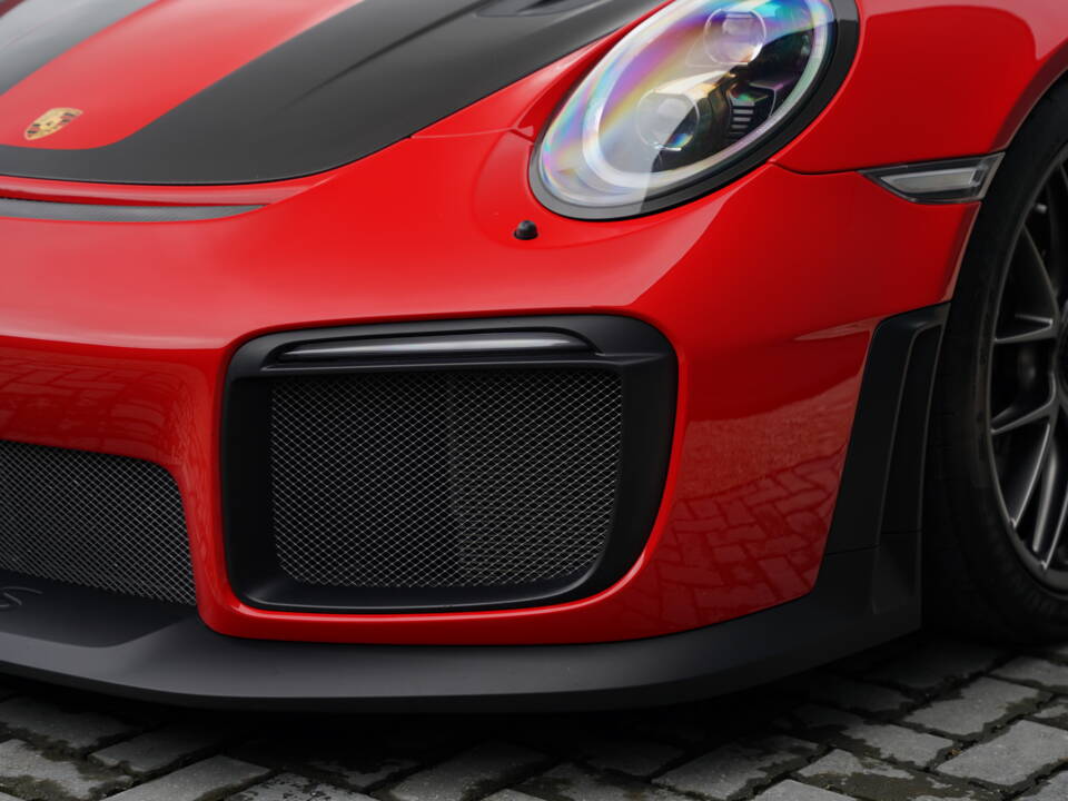 Immagine 30/50 di Porsche 911 GT2 RS Weissach (2018)