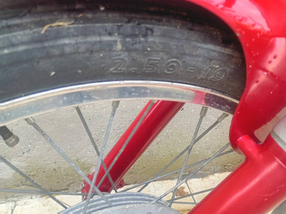 Image 11/17 of Moto Morini DUMMY (1955)