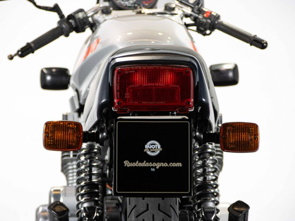 Immagine 23/50 di Suzuki GSX 750S Katana (1982)