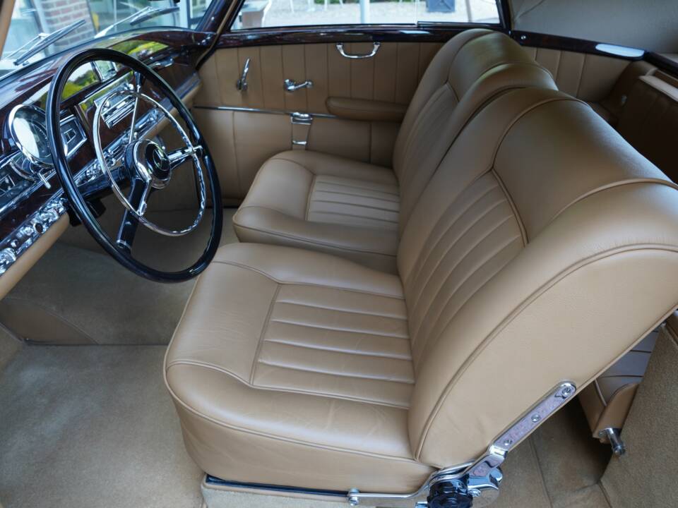 Image 3/50 of Mercedes-Benz 300 S (1953)