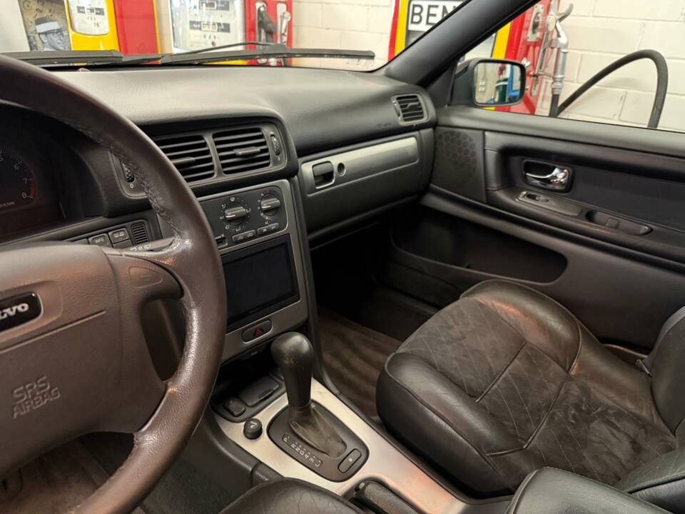 Image 10/17 of Volvo V 70 2.5T (1999)