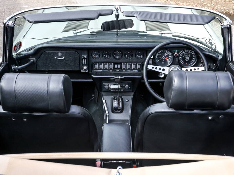 Bild 29/41 von Jaguar E-Type V12 (1972)