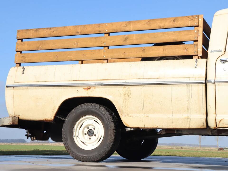 Image 15/52 of Ford F-100 (1967)