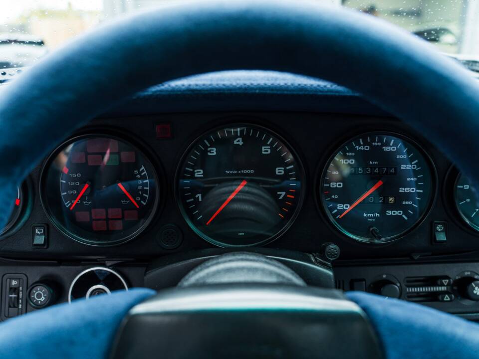 Afbeelding 36/61 van Porsche 911 Carrera 4 (1990)