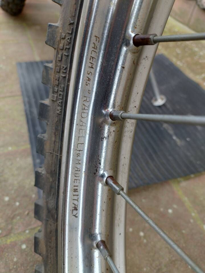 Immagine 22/35 di Aspes DUMMY (1976)