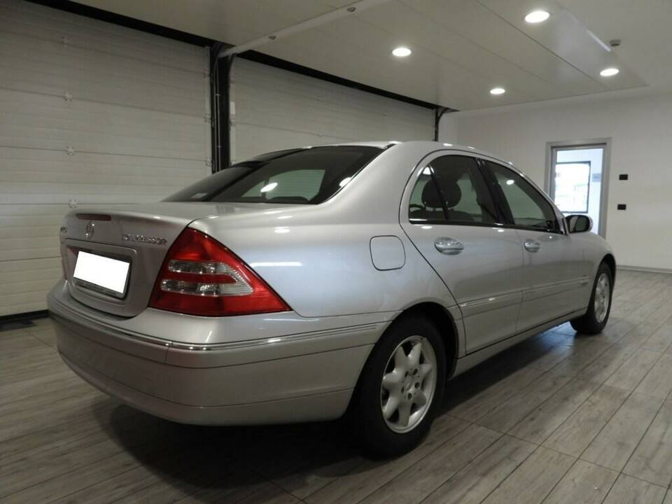 Image 4/15 of Mercedes-Benz C 200 Kompressor (2000)
