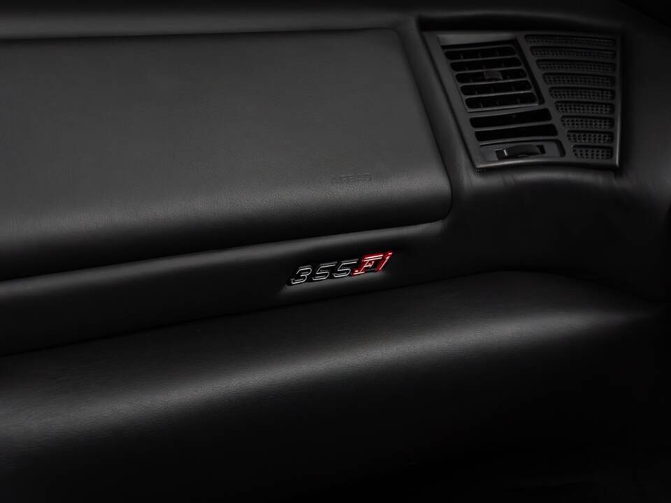 Image 35/37 of Ferrari F 355 F1 GTS (1997)