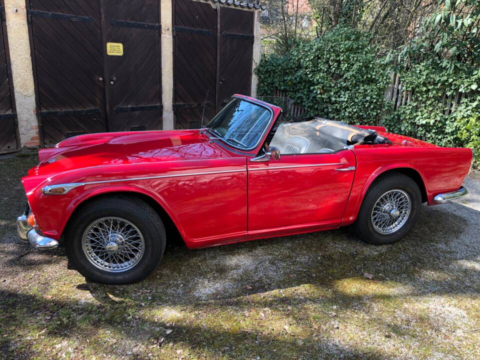 Bild 4/5 von Triumph TR 4A IRS (1967)