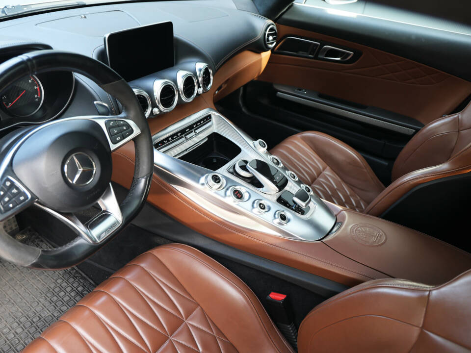 Image 50/56 of Mercedes-AMG GT-S (2017)