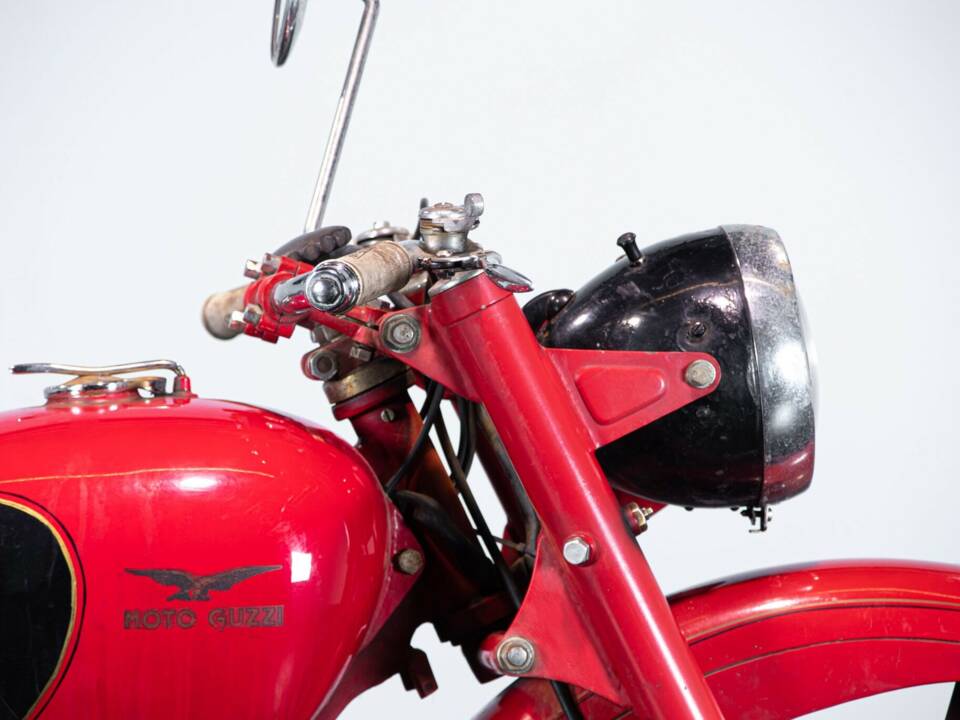 Image 49/50 de Moto Guzzi 250 SS (1950)