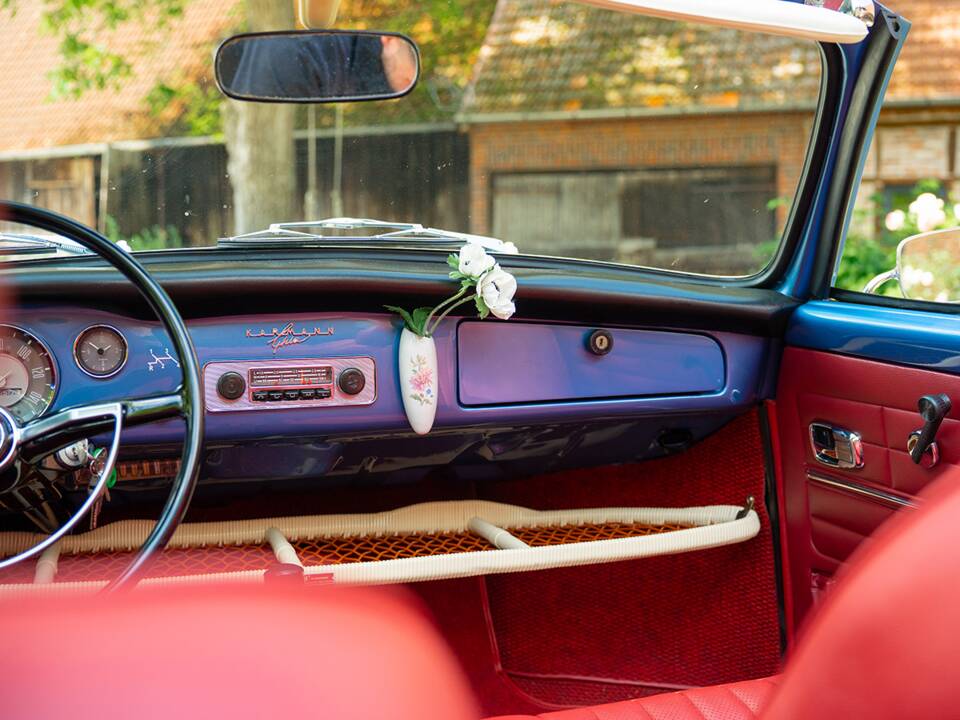 Image 22/36 of Volkswagen Karmann Ghia 1600 (1970)
