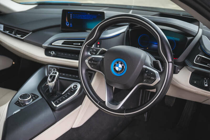 Immagine 11/41 di BMW i8 Coupé (2015)