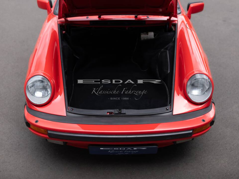 Bild 28/31 von Porsche 911 Carrera 3.2 (1988)