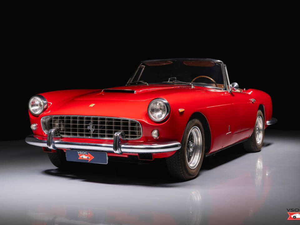 Image 2/5 de Ferrari 250 GT Cabriolet Pininfarina (1961)
