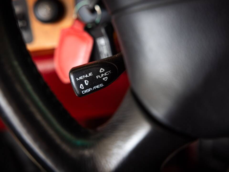 Immagine 18/32 di Porsche 911 Carrera (1994)