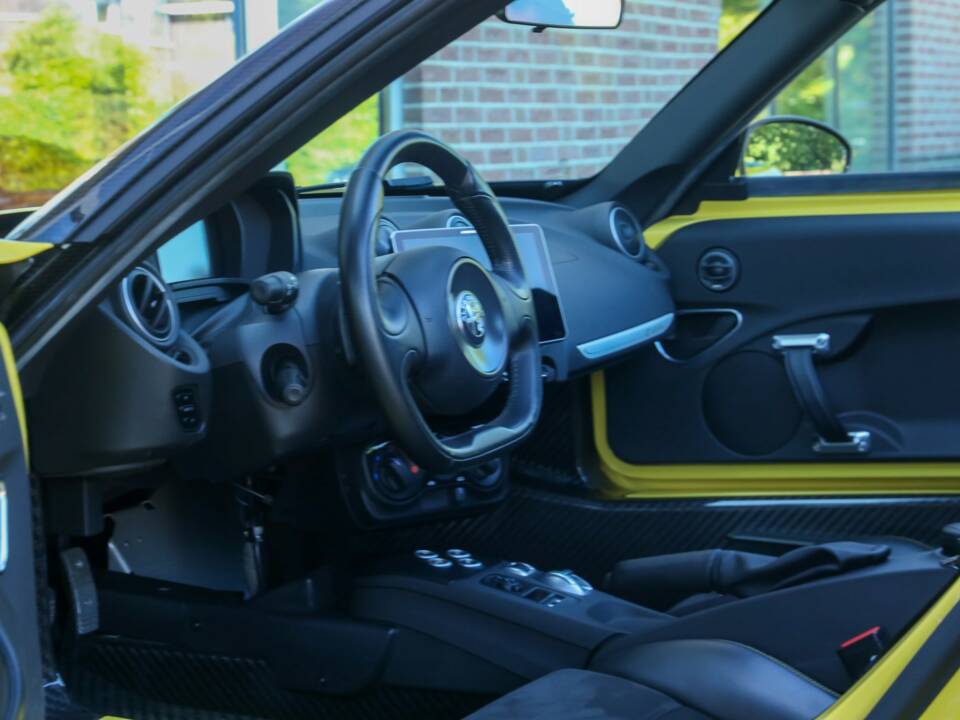 Image 34/50 of Alfa Romeo 4C Spider (2018)
