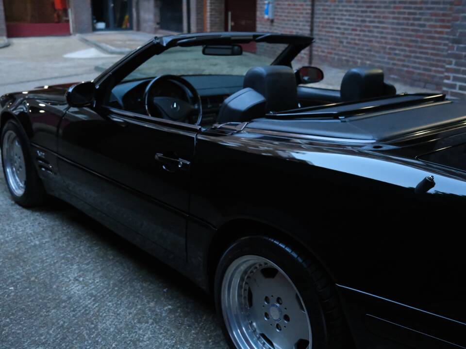 Image 64/100 of Mercedes-Benz SL 600 (1998)