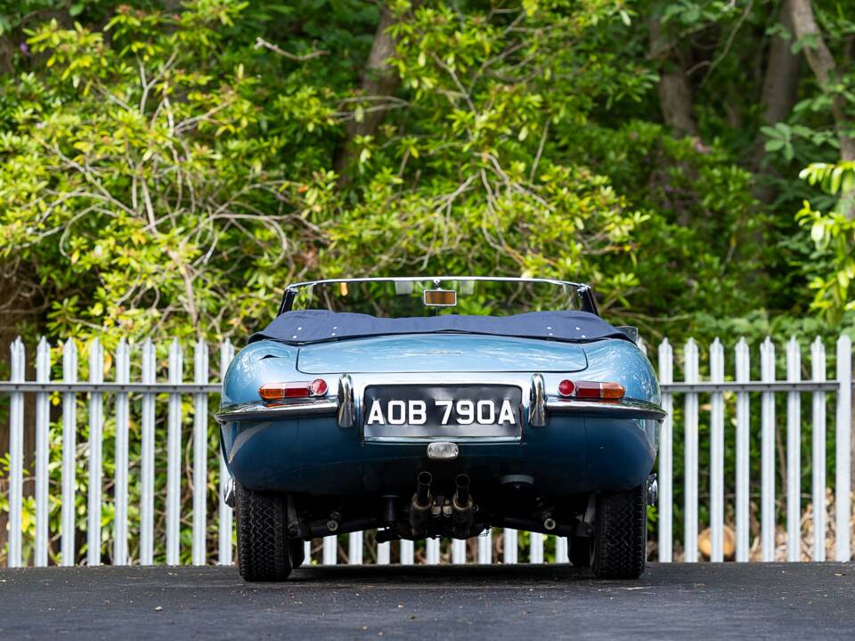 Image 23/46 de Jaguar E-Type "Lightweight" (1963)
