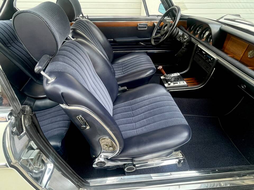 Image 17/20 of BMW 2800 CS (1970)