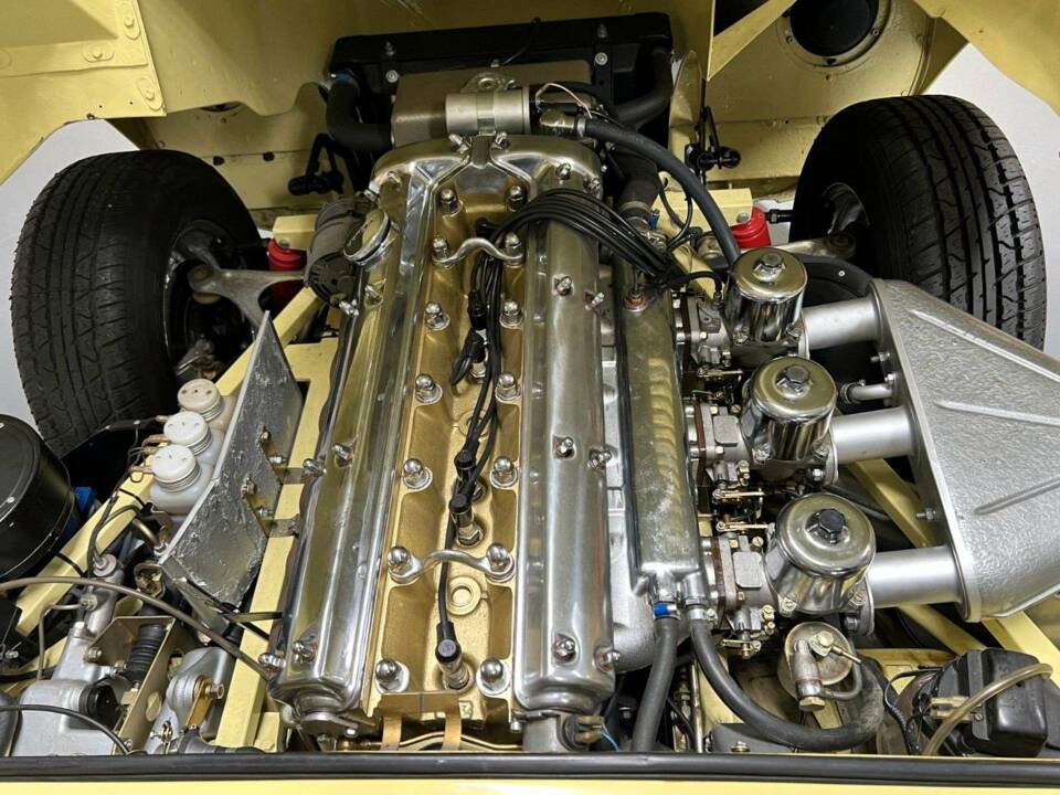 Image 8/22 de Jaguar Type E 4.2 (1965)