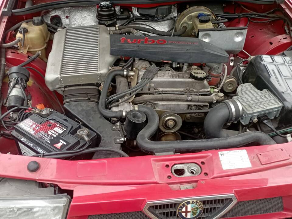Image 44/51 of Alfa Romeo 75 1.8 Turbo (1991)