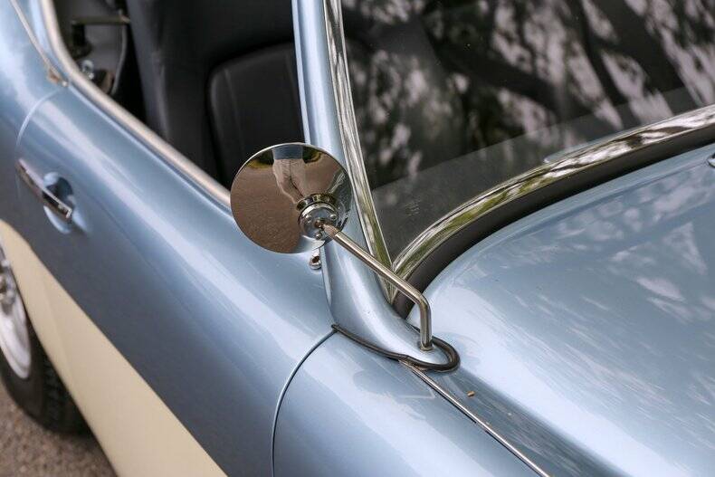 Image 32/42 de Austin-Healey 3000 Mk II (BN7) (1961)