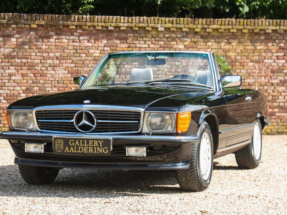 Image 16/50 de Mercedes-Benz 420 SL (1986)