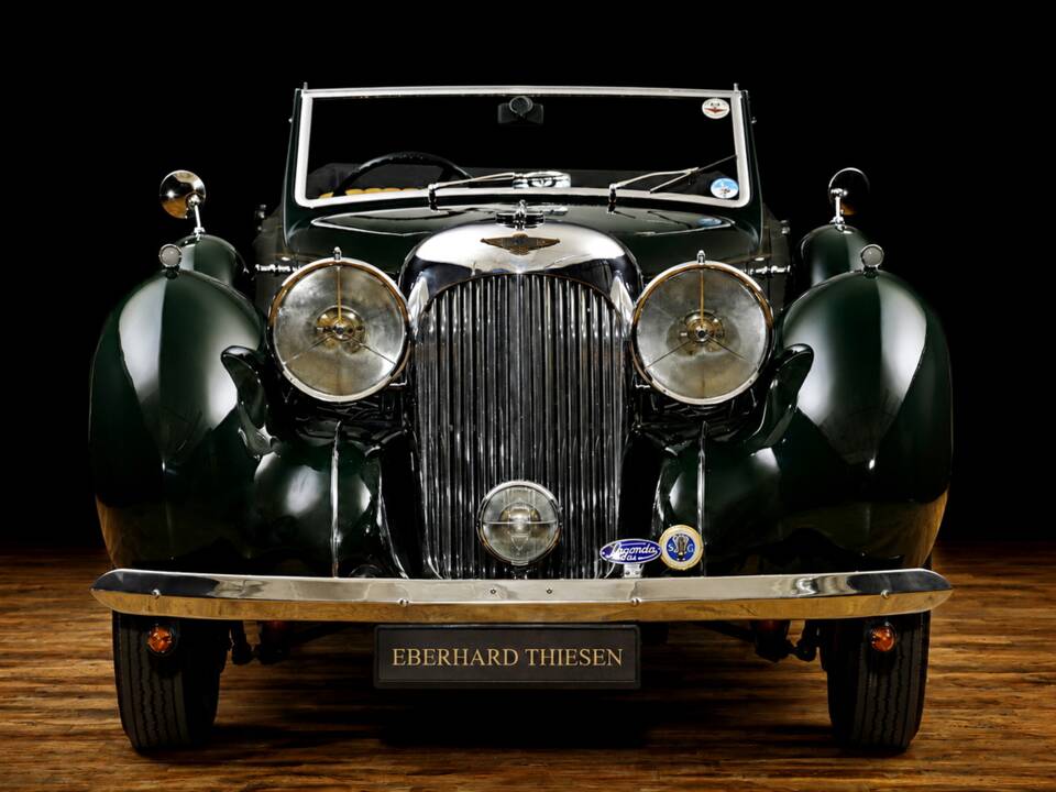 Image 4/15 of Lagonda V12 DHC (1938)