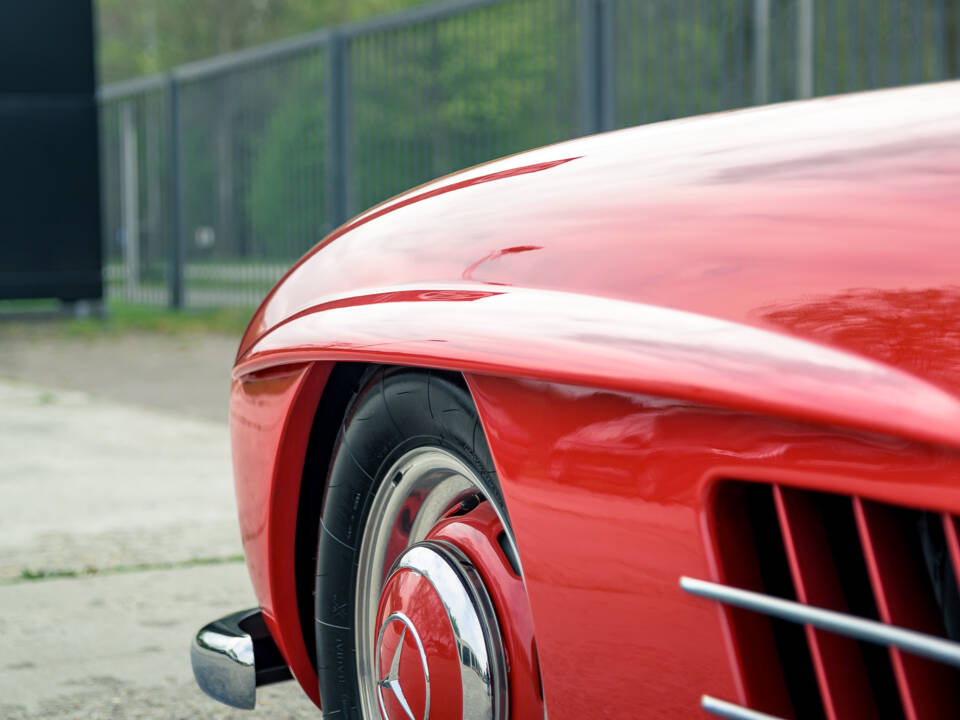 Image 15/38 of Mercedes-Benz 300 SL &quot;Gullwing&quot; (1955)