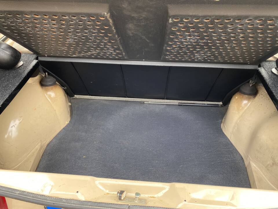 Imagen 7/12 de Volkswagen Golf Mk I 1.1 (1977)